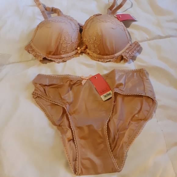 Tan Soft And Sexy Lace Bra & Panty Set 32A Bra Set - Picture 2 of 8